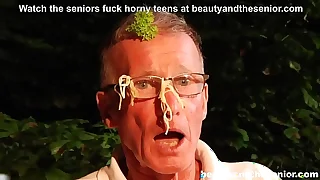 Kirmess escort a&period; munificent old grandpa and sucks waiter